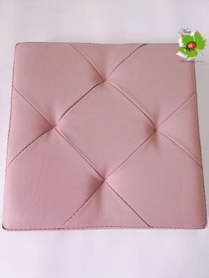 Pouf contenitore ecopelle baule salva spazio imbottito con quattro punti. Col.Rosa. B486