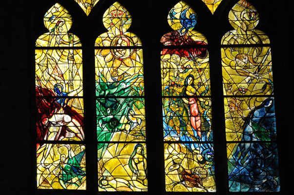 Vitrail Représentation de la création, par Marc Chagall (Cathédrale de Metz)