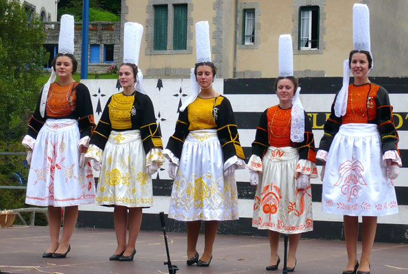 Costumes traditionnels du pays bigouden