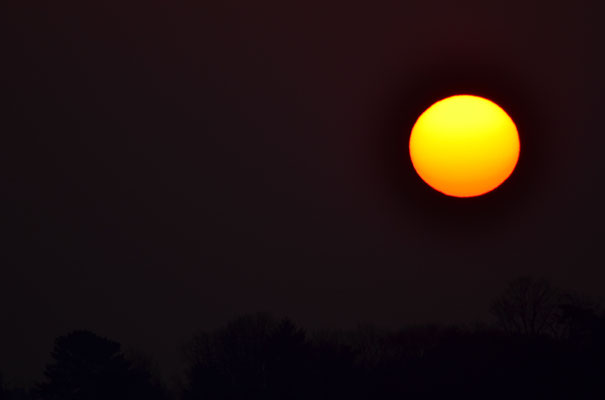 Soleil surgissant de la nuit