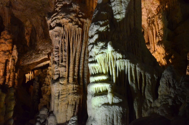 Dentelle de pierre (grottes de Postojna, Slovénie)