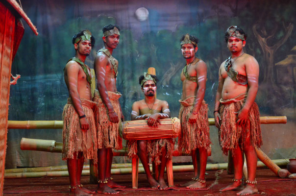 Danseurs tribaux (Periyar, Kerala)