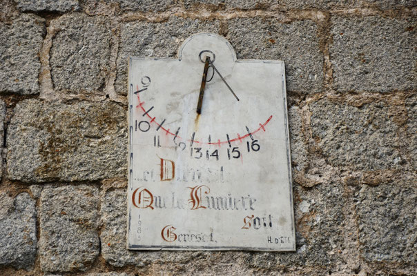 Cadran solaire du temple du Pont de Montvert (Lozère)