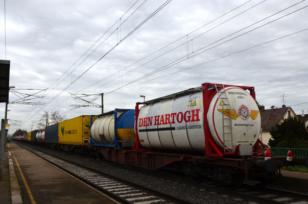Train de marchandises (Saint-Louis, Alsace)