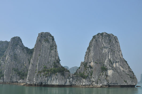 Formations karstiques de la baie d'Halong, Vietnam