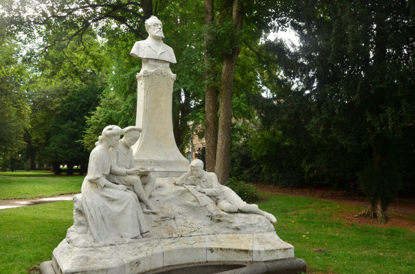 Monument de Jules Verne (Amiens)