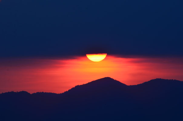 Soleil avalé par la nuit