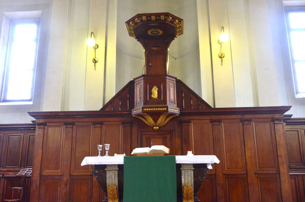 Chaire et table de communion