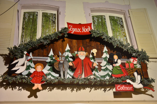 Fenêtre décorée pour Noël (Colmar, Alsace)