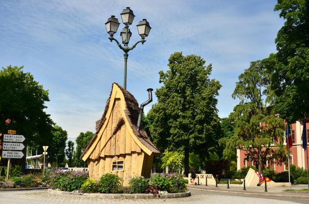 La petite maison dans le rond-point (Huningue)