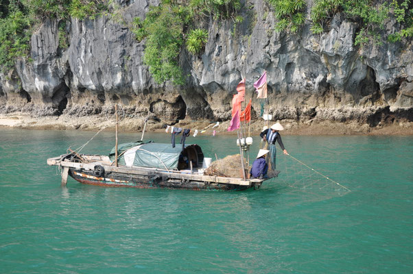 Embarquer sur un bateau de pêche (Baie d'Halong, Vietnam)