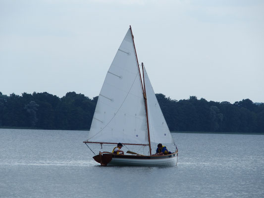 Penobscot 17 under sail