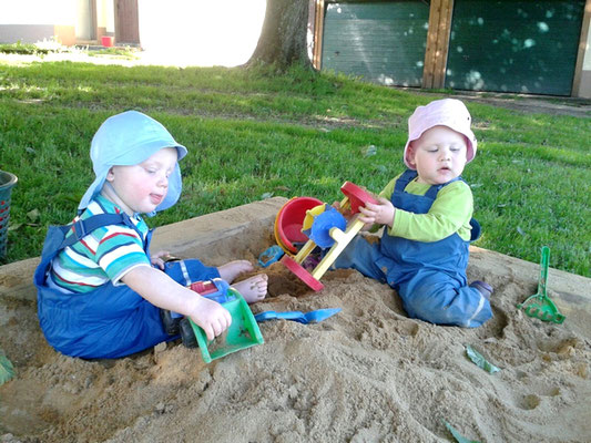 spielende Kinder