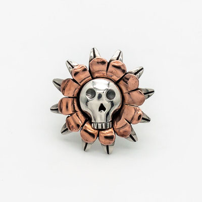 bague-tete-de-mort-fleur-argent-femme-creation-contemporaine-bijoutier-joaillier-auvergne-rhone-alpes