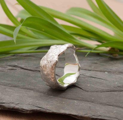 bague-full-moon-contemporaine-argent-reticulation-homme-femme-artisan-bijoutier-joaillier-createur-auvergne-rhone-alpes