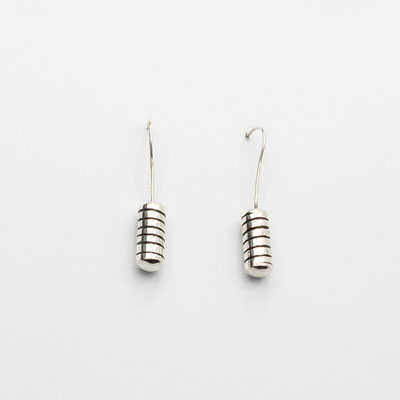 boucles-oreille-contemporaines-argent-gravure-artisan-bijoutier-joaillier-createur-auvergne-rhone-alpes