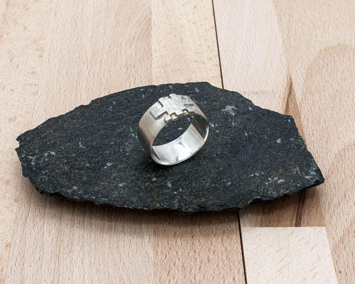 bague-invader-argent--homme-femme-creation-contemporaine-bijoutier-joaillier-auvergne-rhone-alpes 