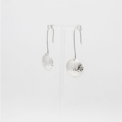 boucles-oreille-contemporaine-martele-ronde-bijoutier-joaillier-createurs-auvergne-rhone-alpes