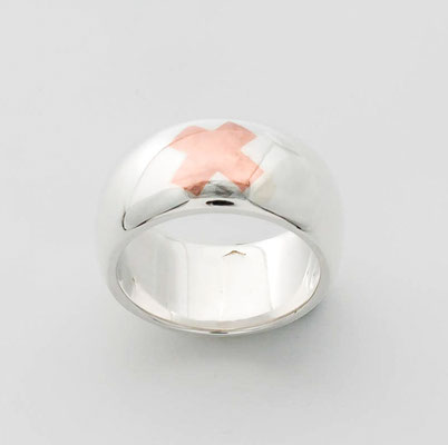 hashka-fusion-bague-contemporaine-createur-homme-croix-not-agreed-argent-artisan-bijoutier-joaillier-createur-auvergne-rhone-alpes