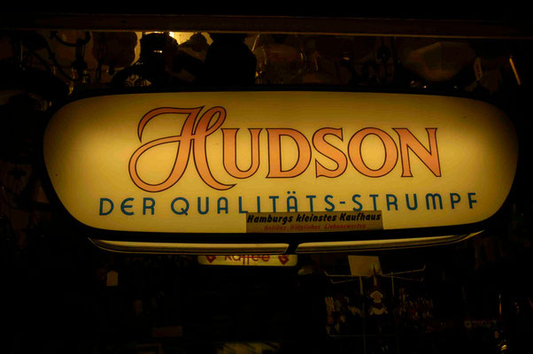 33- Hamburg, Reklameschild, beleuchtet, vintage, Hudson, Kleinstes Kaufhaus der Welt