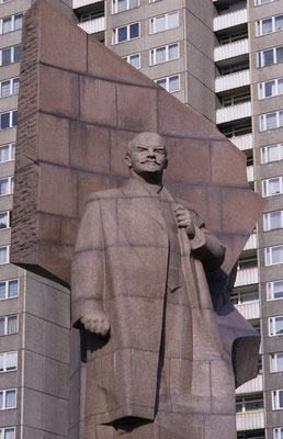 2- Berlin, altes Lenindenkmal, vor dem Dreh "Good bye, Lenin".