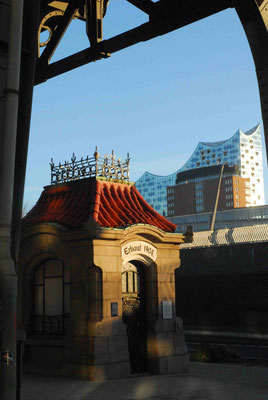 Hamburg Blick auf   close.