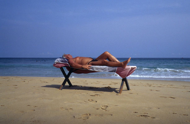 1- Man on the beach, Italy , Mann am Strand