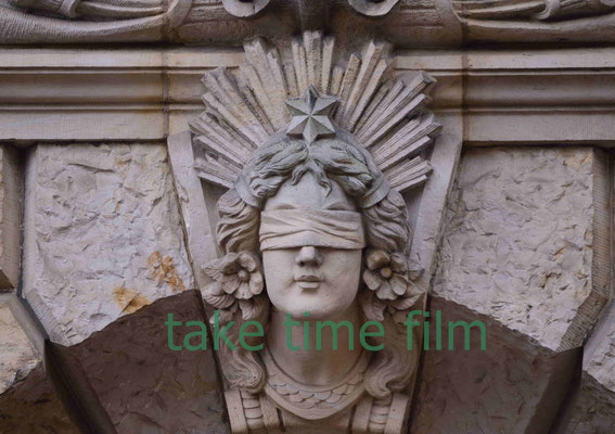 10 - Stade Gerichtsgebäude Detailaufnahme der Justitia.