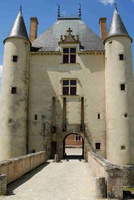 57 - Frankreich Schloss Chamerolles mit Museum der Düfte und Parfums.