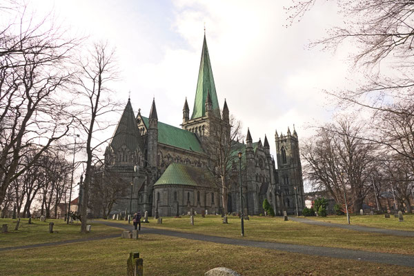 Ein kulturelles Prunkstück ist der Nidaros Dom, welcher als steinernes Wahrzeichen von Trondheim bekannt ist