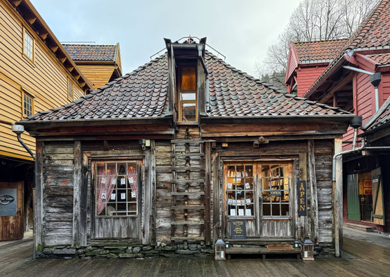 Bryggen, der alte Stadtteil Bergens, war vom 14. bis 16. Jahrhundert ein wichtiger Handelspunkt und ist als Weltkulturerbe der Unesco geschützt