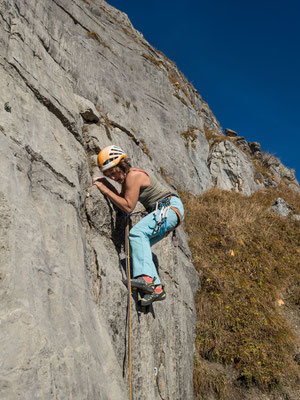 Nach einer nicht ganz freien Durchsteigung meinerseitts  tastet sich Franziska in Parallel an den warmen Fels heran