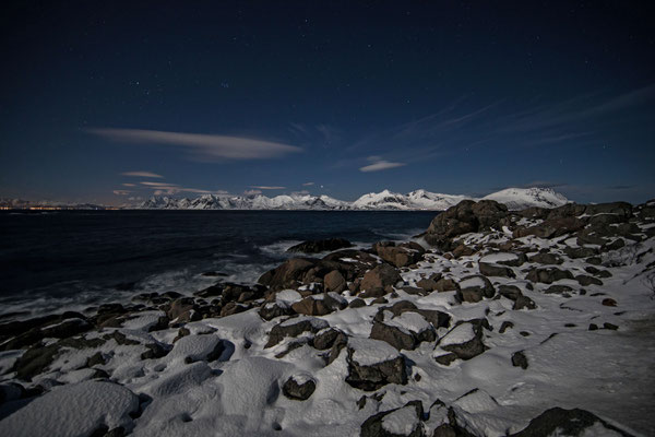 Traumwetter für Nordlichter, trotz einer guten Vorhersage gehen wir an diesem Abend ohne Lichtershow Richtung Svolvaer zurück