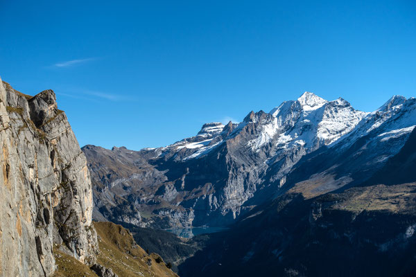 Blick zum Filidorpfeiler, dem Oeschinensee und zur Blüemlisalp