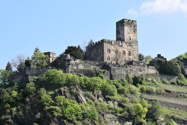 La forteresse de Gutenfels dominant la ville de Kaub