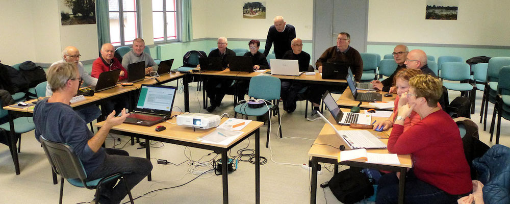 Jean-Pierre Robert et Pierrick Viard formateurs avec un second groupe d'adhérents responsables SAGA