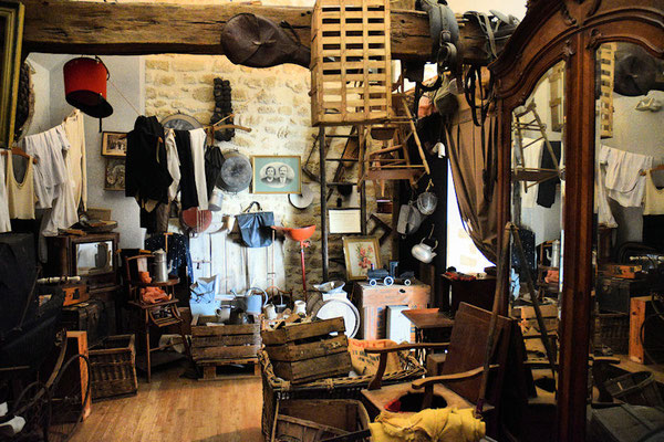 Un petit passage par le grenier où s'entassent rêves et souvenirs