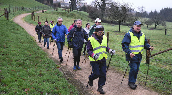 Le chemin des Vignaux nous emmène vers les  terres mayennaises toutes proches