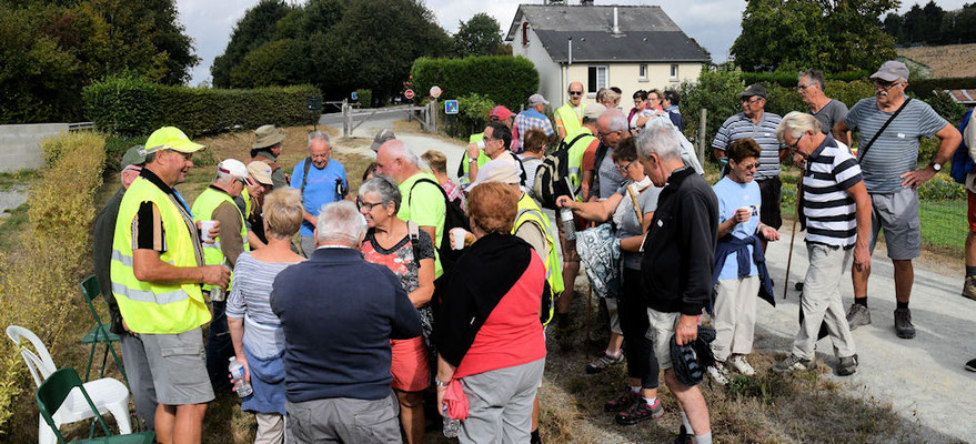 2ème poste de ravitaillement au Pont d'Etrelles 