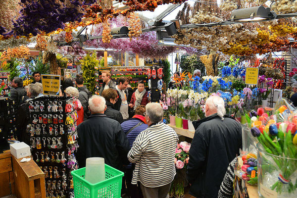 Le marché aux fleurs, un plaisir pour la vue et l'odorat dans un univers de couleurs et de senteurs.