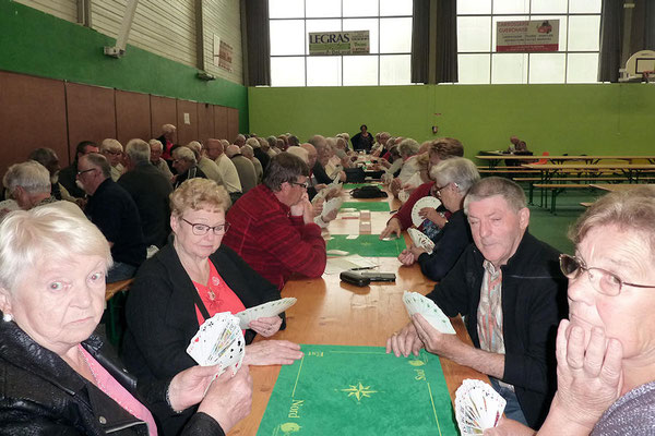 68 personnes au tarot