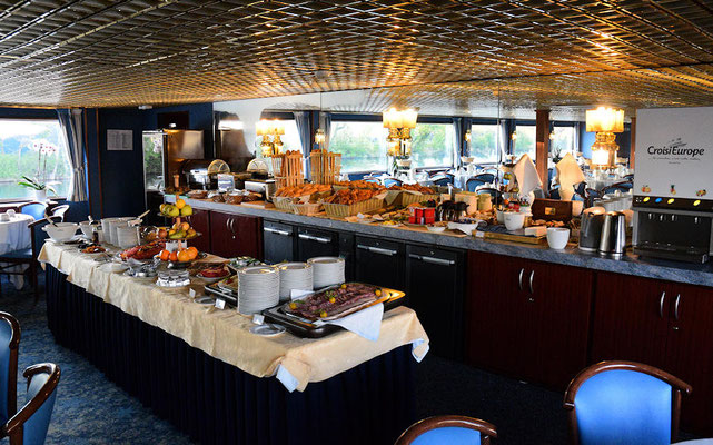 Le petit déjeuner est prêt, les passagers vont bientôt arriver