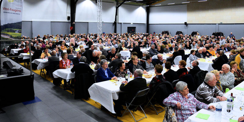 658 personnes au Grand Restaurant des Retrouvailles