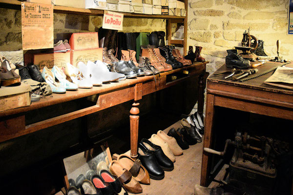 Bientôt des soldes chez "Les Chaussures Emile" 