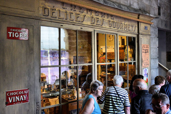 La Crèmerie est fermée, nous ferons nos achats plus tard