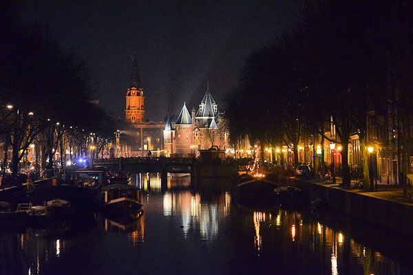 Après le dîner une petite sortie à pied dans Amsterdam
