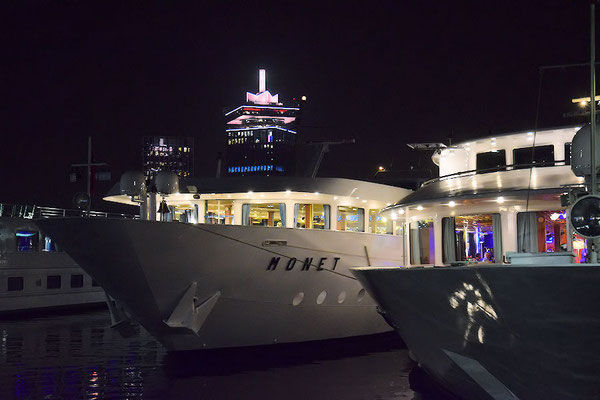Notre bateau le "Monet" dans le port d'Amsterdam