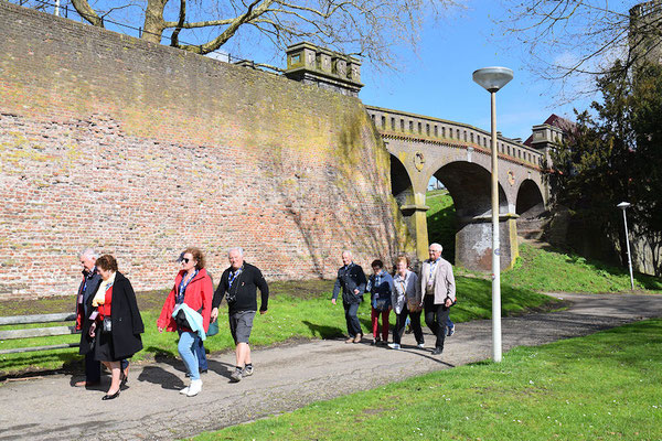Fin de la visite avec les remparts  