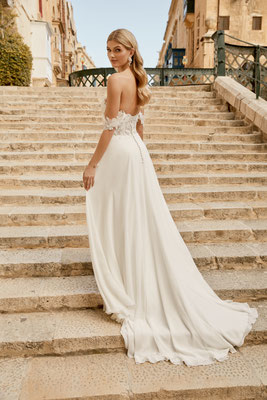 Brautkleid mit Spitzenoberteil