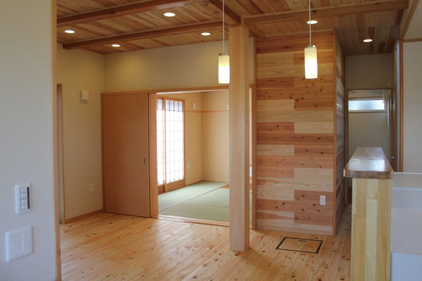 岐阜のデザイナーズ住宅　左官アート